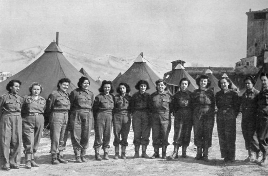 Novembe 1944 - Gruppo di Infermiere Brasiliane aggregate al 16th Evacuation Hospital, Pistoia.